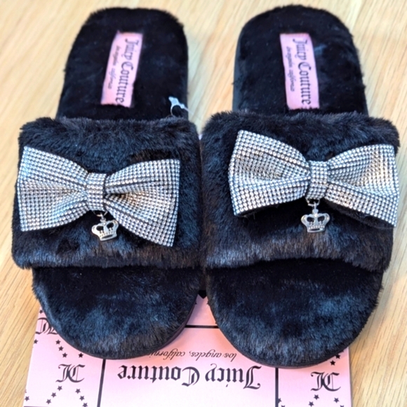BNWT Juicy Couture Womens (6.5/7.5) Furry Slide-In Slippers With Bow And Crown - Picture 1 of 9